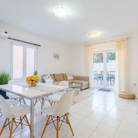 Appartement Elaphusa *